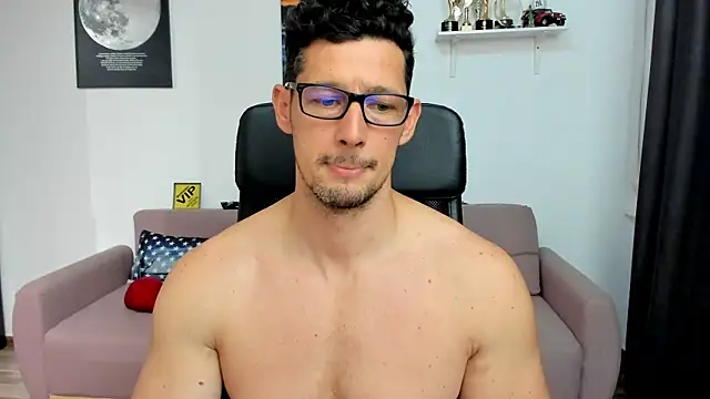 BrutusK08 Live XXX-Chat