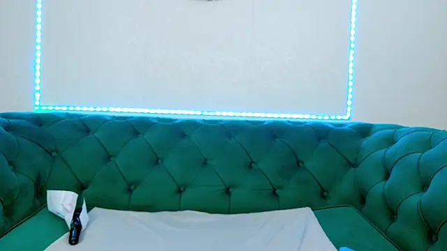 IvanaCharm's Live XXX Chat