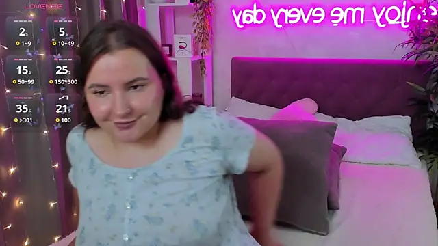 Czat XXX na żywo – FeralPeach