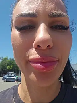 KatiaDivine Live XXX-Chat