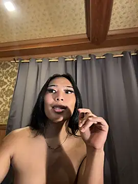 hugecock_tamira's Webcam Show