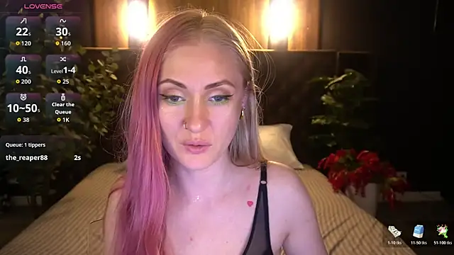 Živý XXX chat DramaQuenns