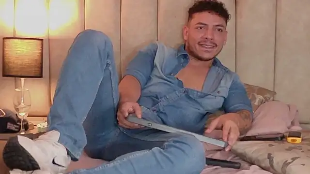 Chat +18 de OliverWyse ao vivo