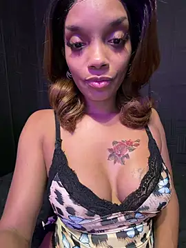 Rakiyahcharms Show in webcam