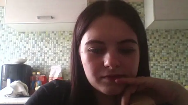 KikiAmino Adlı Modelin Canlı XXX Sohbeti