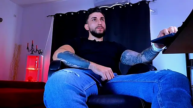 MightyAaron66 Live XXX Chat