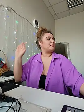 Chat +18 de Juicy_PeachLux ao vivo
