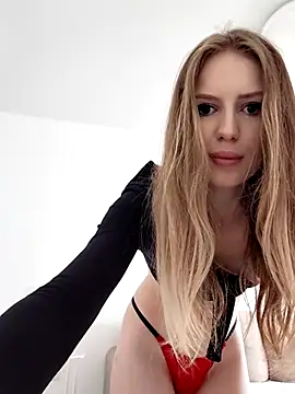 צ'אט XXX בשידור חי של caressyourself