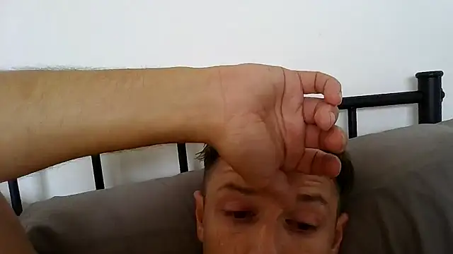 badslutboi's Live XXX Chat