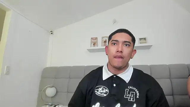 erotic_sins' Live XXX Chat