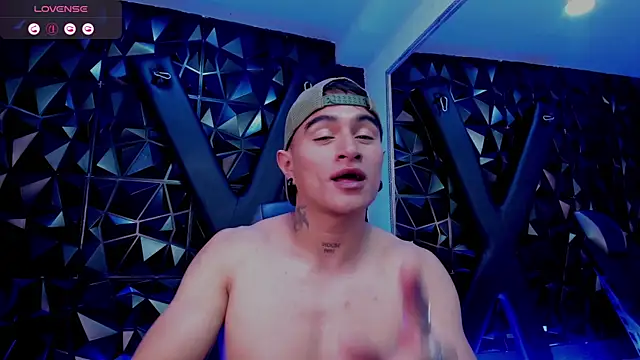 LiamDeeps: онлайн-секс-чат