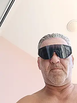 kevincumporn webcam show