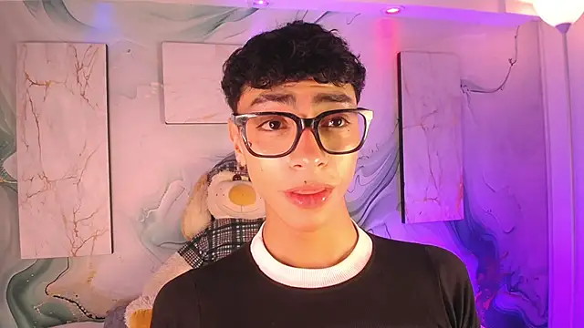 Owen_JP Chat XXX live