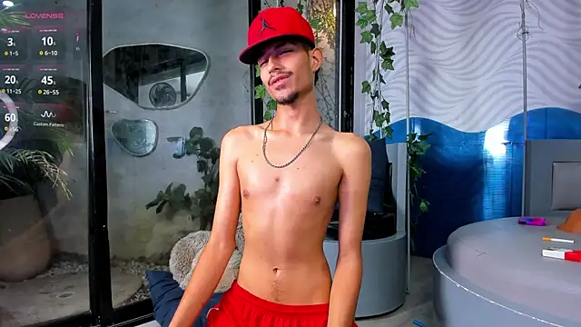 ItsZairen's Webcam Show