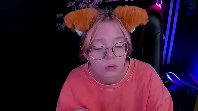 XXX chat uživo modela FoxxyyPolly