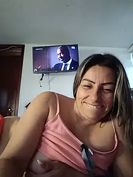 maynor_1998's Live XXX Chat