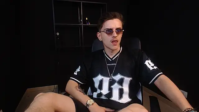 Chat +18 de FelixStarkk ao vivo