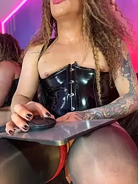 Bellaqueen_fetishs' Live XXX Chat