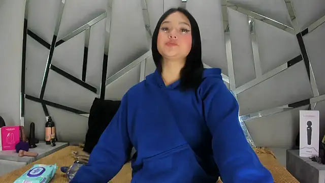 צ'אט XXX בשידור חי של Catherinee69_x
