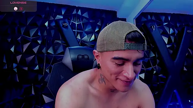 LiamDeeps 即時 XXX 聊天