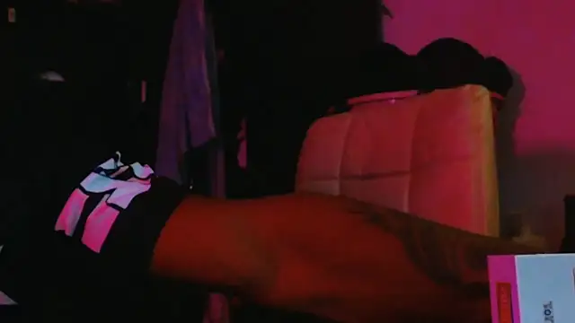 Tayson_BigCock's Live XXX Chat
