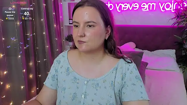 Chat +18 de FeralPeach ao vivo