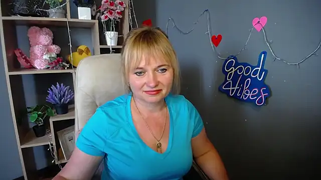 KiraSmiling's Live XXX Chat