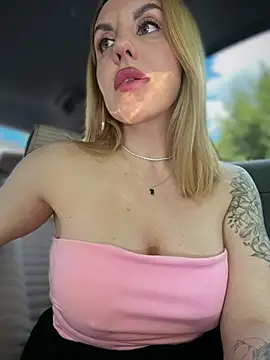 MilfNextDoor20 Adlı Modelin Canlı XXX Sohbeti