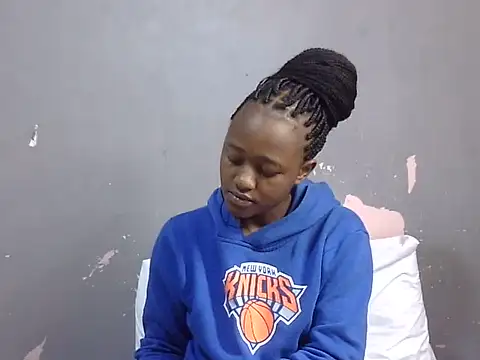 Petite_Ebony10 Adlı Modelin Canlı XXX Sohbeti