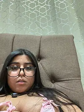 virginbrunette99's Live XXX Chat