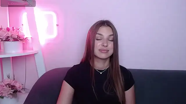 צ'אט XXX בשידור חי של MilanaAngelAs