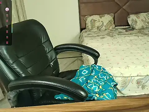 دردشة CutiePihu الجنسية المباشرة