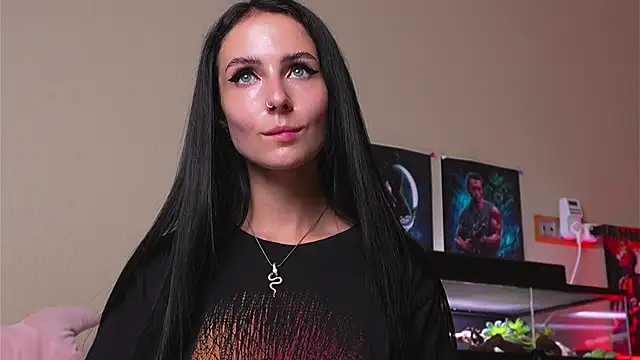 YaraAveiri's Live XXX Chat