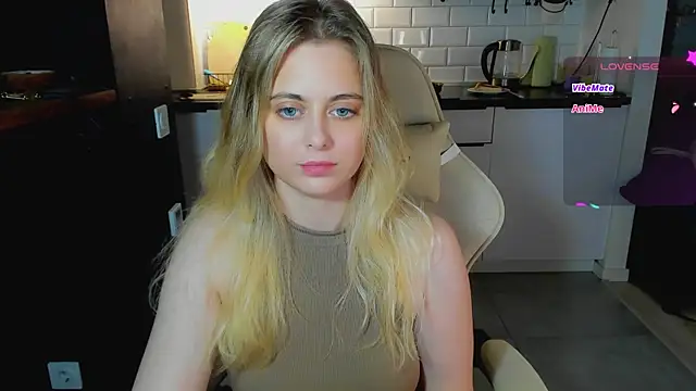 blonde_kellyy 现场XXX聊天