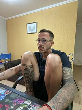 MeladoDiMel Adlı Modelin Canlı XXX Sohbeti