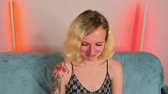 LikiLips' Live XXX Chat