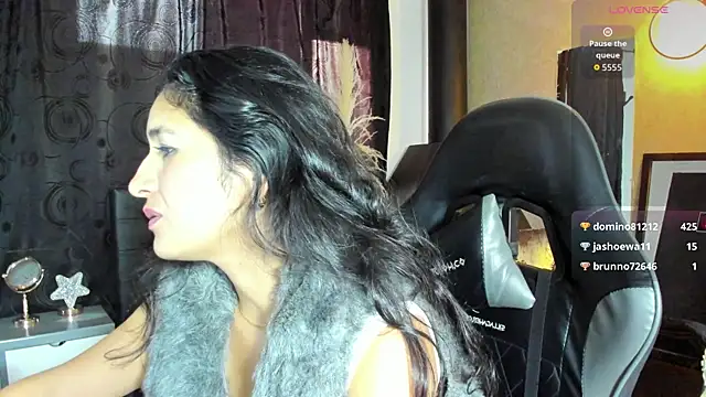 Vicky_Angeel Adlı Modelin Canlı XXX Sohbeti