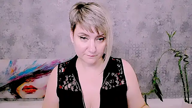 Djullia Chat XXX live