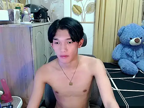urasian_john18's Live XXX Chat