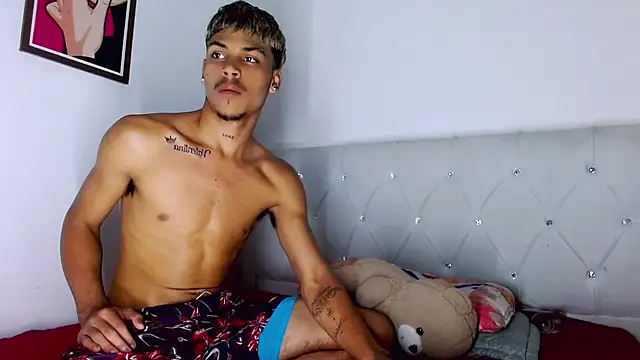 XXX chat uživo modela Angel_foxc13