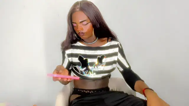 kenia_nihiara's Live XXX Chat