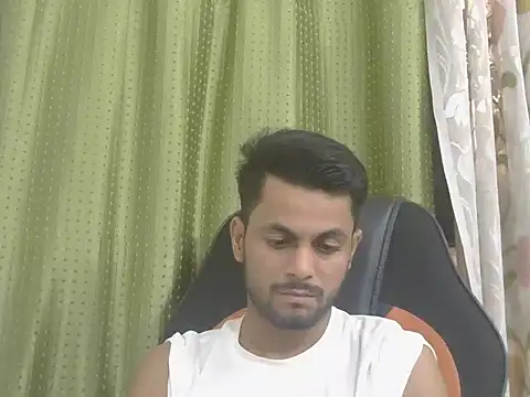 Chat +18 de Stubborndesiboy ao vivo