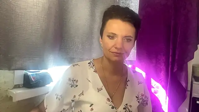 HotMamaQueen234 Live XXX-Chat
