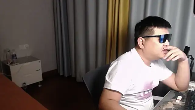 Chatroom XXX en direct de zhang1118