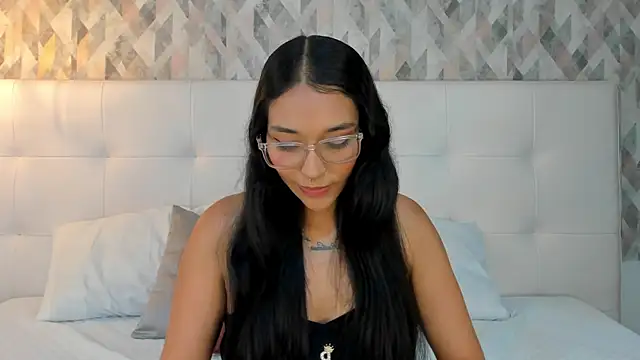 Chat +18 de Roseaurora ao vivo