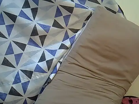 Simply_Naughty0 Adlı Modelin Canlı XXX Sohbeti