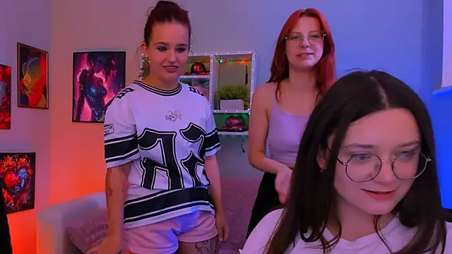 nymira's Live XXX Chat