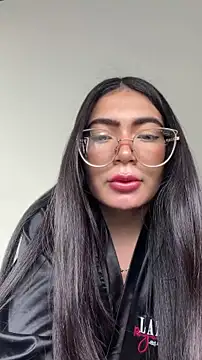 Mia_222 লাইভ XXX চ্যাট