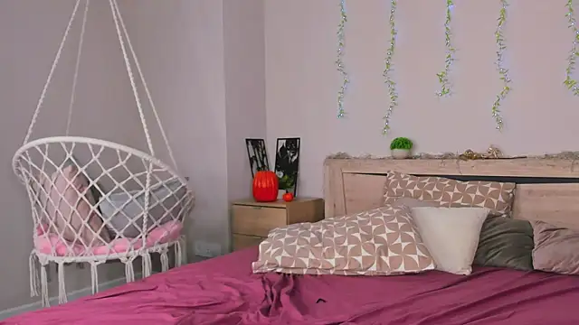 XXX chat uživo modela Miaa_Hill