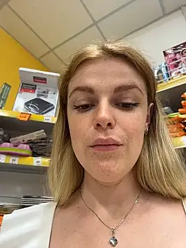 HarrietDart Adlı Modelin Canlı XXX Sohbeti
